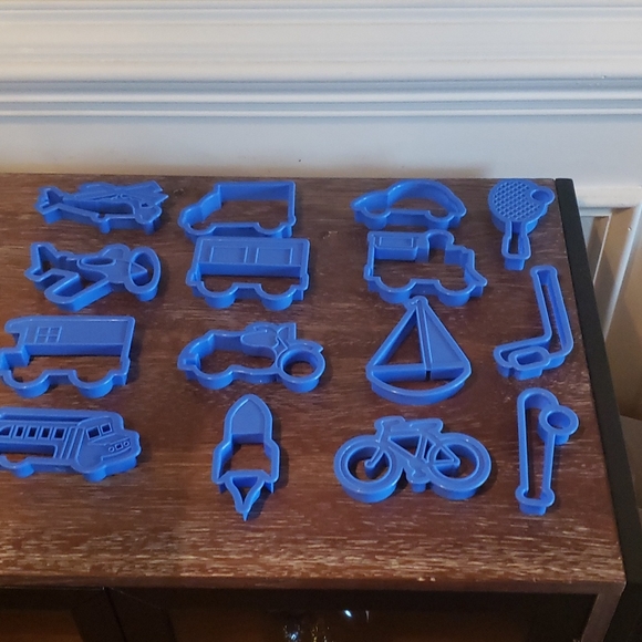 💖HP💖- Vintage! 15 "Transportation and Sports" Cookie Cutters - Picture 1 of 8